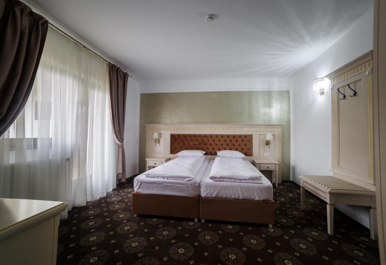 Gradina Mariajelor Hotel 坎普朗莫道尼斯 外观 照片