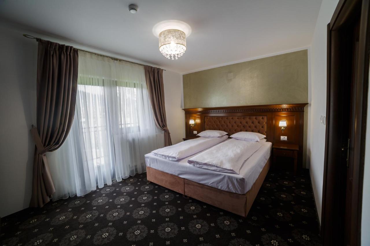 Gradina Mariajelor Hotel 坎普朗莫道尼斯 外观 照片