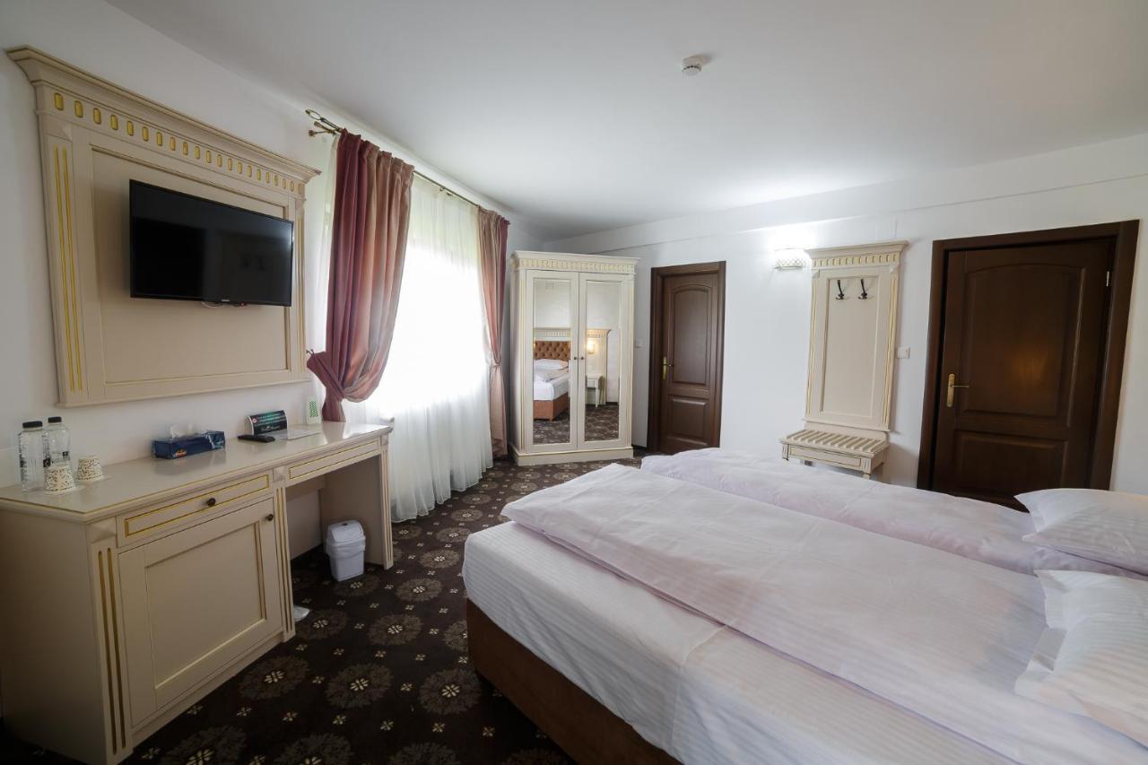 Gradina Mariajelor Hotel 坎普朗莫道尼斯 外观 照片