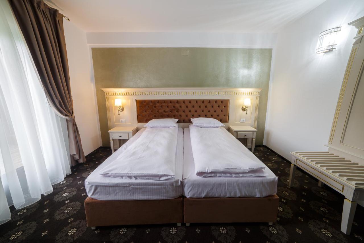 Gradina Mariajelor Hotel 坎普朗莫道尼斯 外观 照片