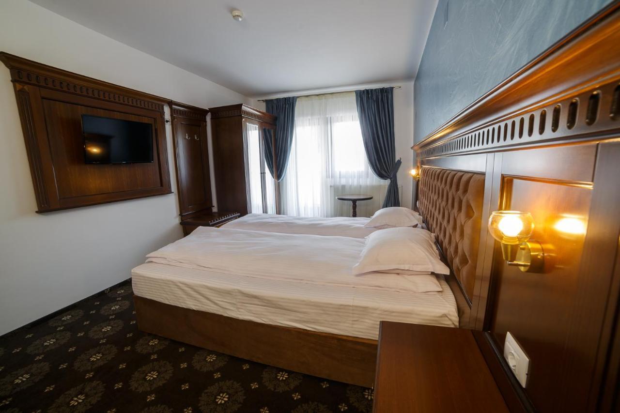 Gradina Mariajelor Hotel 坎普朗莫道尼斯 外观 照片