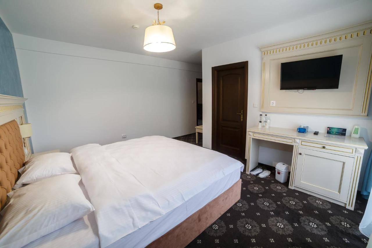 Gradina Mariajelor Hotel 坎普朗莫道尼斯 外观 照片
