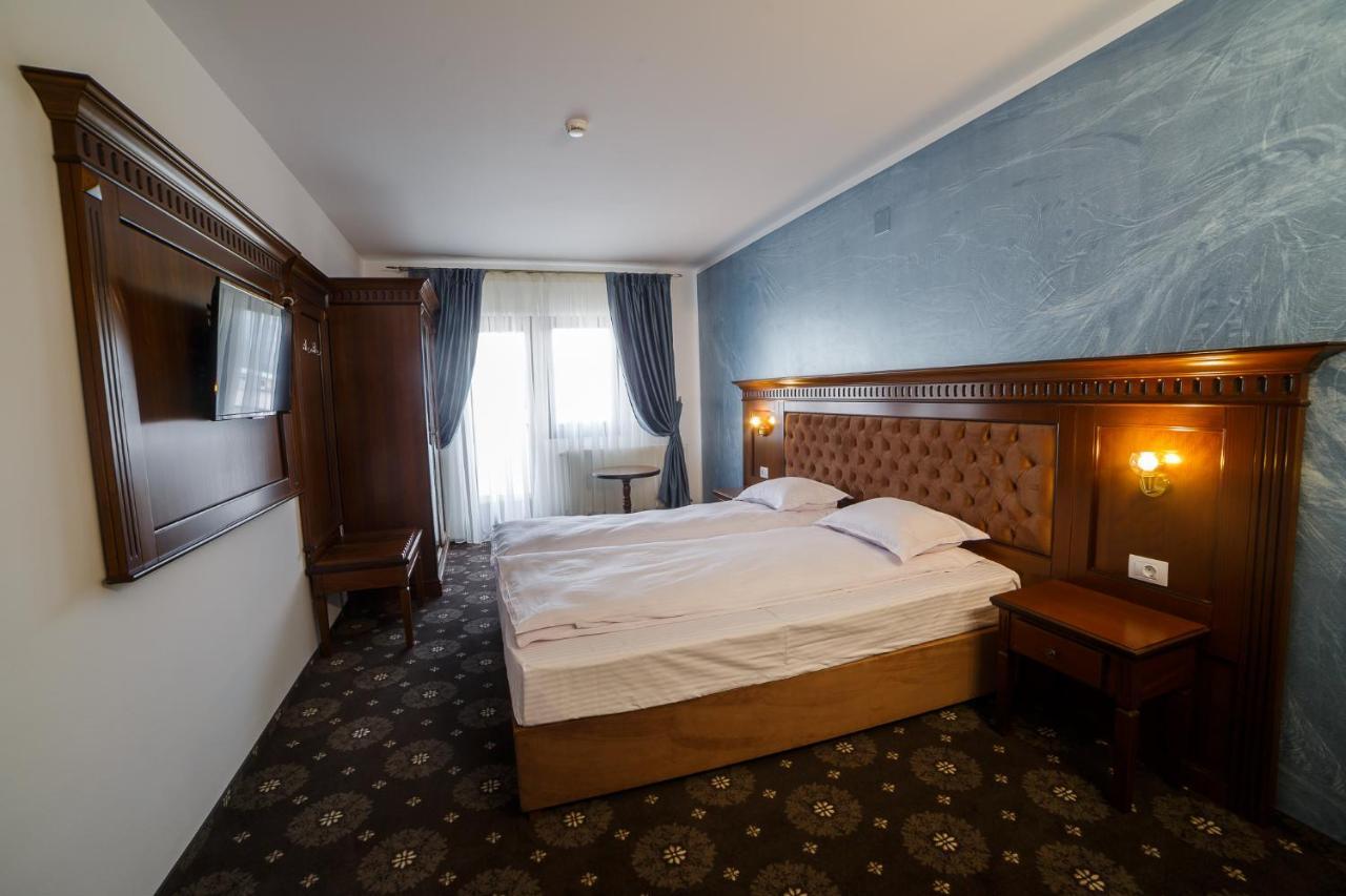 Gradina Mariajelor Hotel 坎普朗莫道尼斯 外观 照片