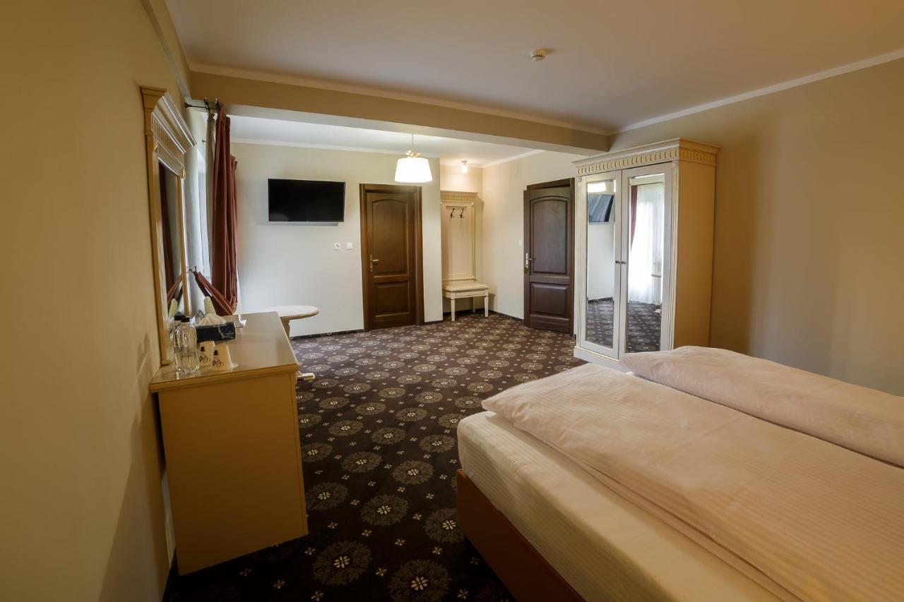 Gradina Mariajelor Hotel 坎普朗莫道尼斯 外观 照片