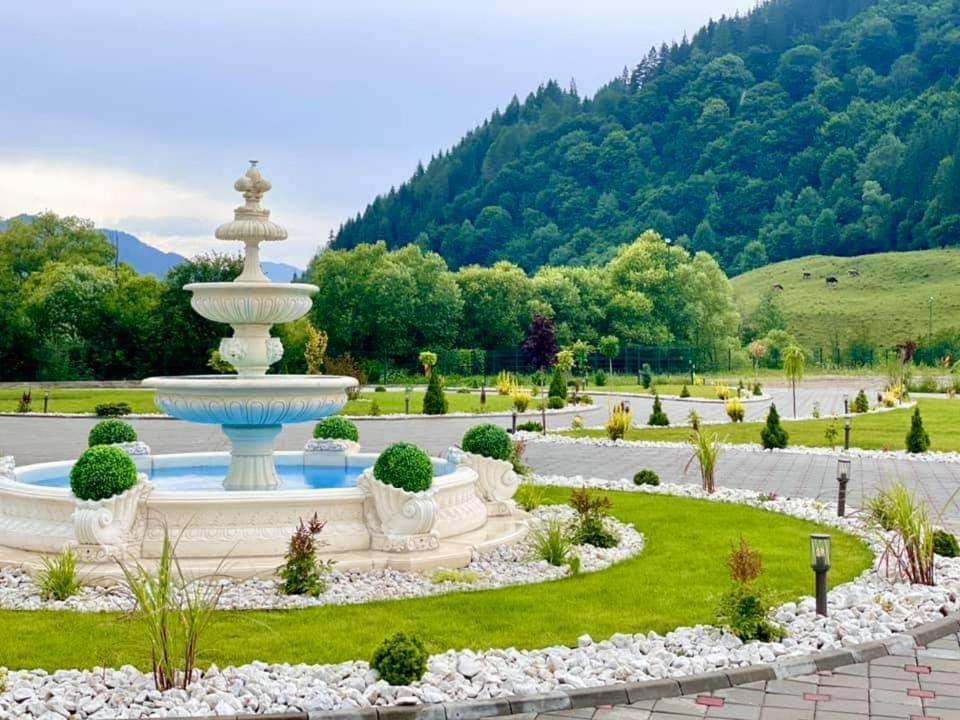 Gradina Mariajelor Hotel 坎普朗莫道尼斯 外观 照片
